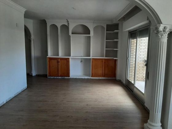 Foto 2 de Venta de piso en Avda. De los Ogíjares de 2 habitaciones con terraza y balcón