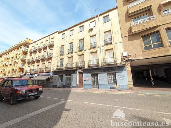 Foto 1 de Edifici en venda a Linares de 744 m²