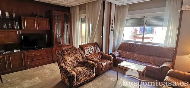 Foto 1 de Pis en lloguer a Linares de 4 habitacions amb aire acondicionat