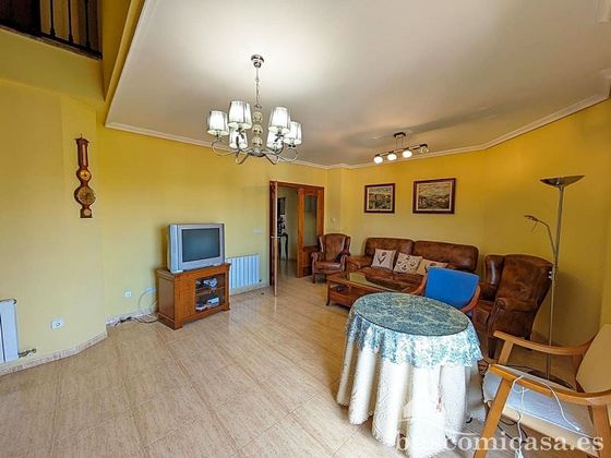 Foto 2 de Dúplex en venta en Linares de 5 habitaciones con balcón y aire acondicionado