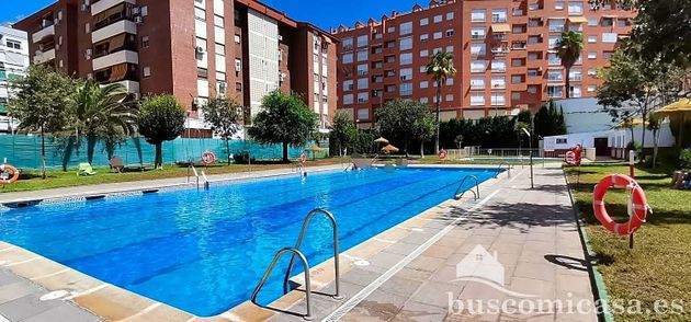Foto 2 de Pis en venda a Linares de 3 habitacions amb piscina i garatge