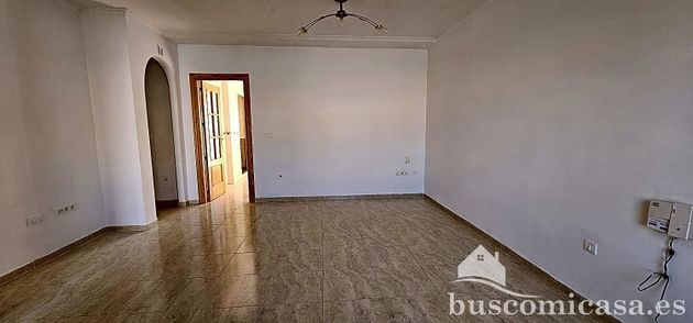 Foto 2 de Casa adosada en venta en Aljomahima - Ermita de 3 habitaciones con terraza y garaje
