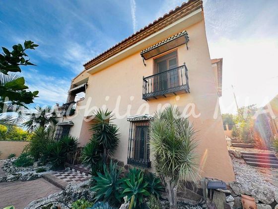 Foto 1 de Casa en venda a El Pinar - Palacio de Congresos de 5 habitacions amb terrassa i jardí