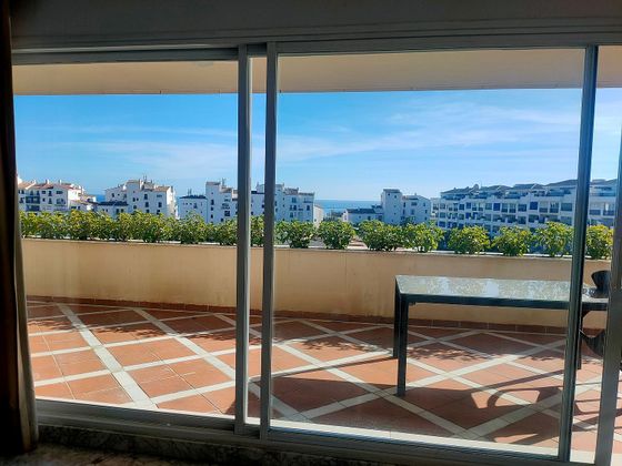 Foto 1 de Pis en lloguer a calle Antonio El Bailarín de 4 habitacions amb terrassa i piscina
