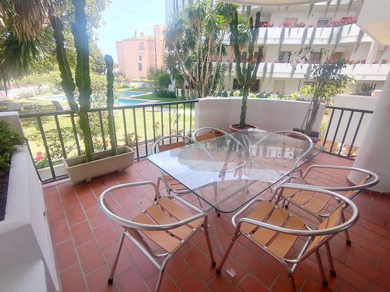 Foto 1 de Pis en lloguer a plaza De la Orquidea de 2 habitacions amb terrassa i piscina