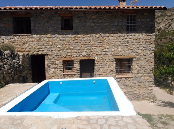 Foto 1 de Casa en venda a calle CV de 3 habitacions amb terrassa i piscina