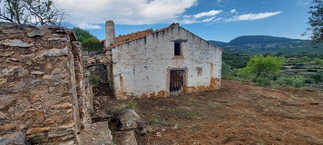 Foto 1 de Casa rural en venda a Sierra Engarcerán de 4 habitacions i 140 m²
