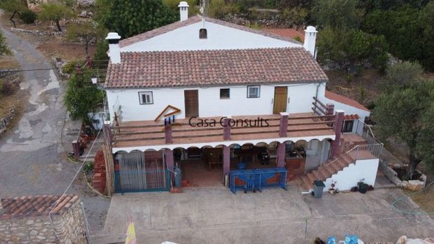 Foto 2 de Casa rural en venda a calle Masia Corralissa de 5 habitacions amb terrassa i garatge