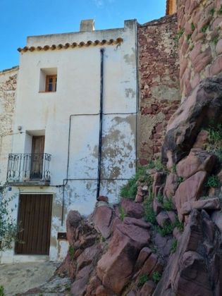Foto 1 de Casa en venta en Vilafamés de 3 habitaciones con terraza y balcón