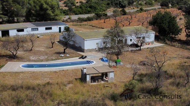 Foto 1 de Casa rural en venta en Cervera del Maestre de 6 habitaciones con terraza y piscina