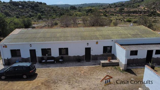 Foto 2 de Casa rural en venta en Cervera del Maestre de 6 habitaciones con terraza y piscina