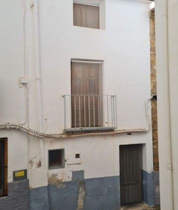 Foto 1 de Casa en venda a Lucena del Cid de 4 habitacions i 160 m²