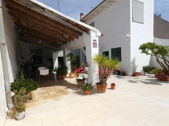 Foto 2 de Casa adosada en venta en Alguazas de 6 habitaciones con terraza y jardín