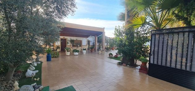 Foto 1 de Chalet en venta en Molina de Segura ciudad de 4 habitaciones con terraza y piscina