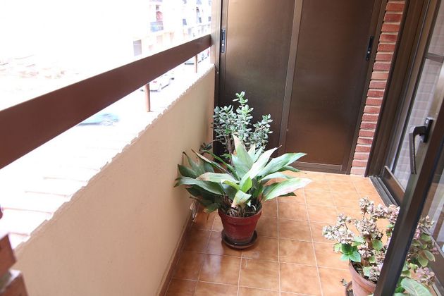 Foto 2 de Venta de piso en Zona Plaza Xúquer de 4 habitaciones con terraza y garaje