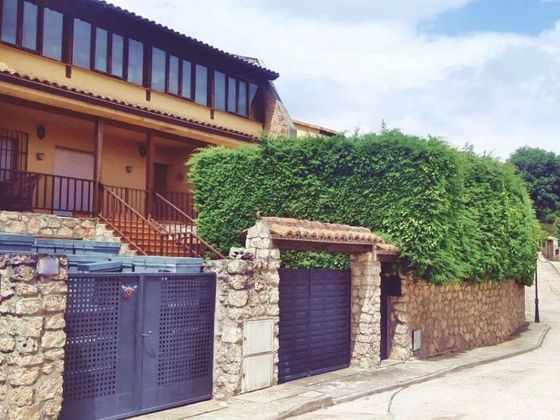Foto 1 de Casa adossada en venda a calle Balcón de Entrepeñas de 3 habitacions amb terrassa i piscina