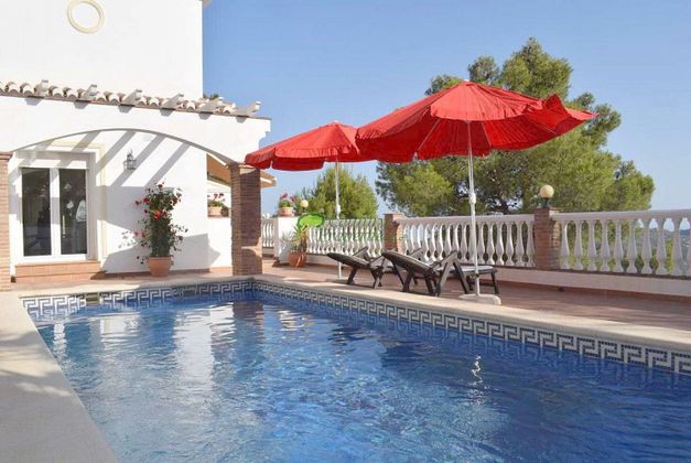 Foto 2 de Casa en venda a Cómpeta de 5 habitacions amb terrassa i piscina