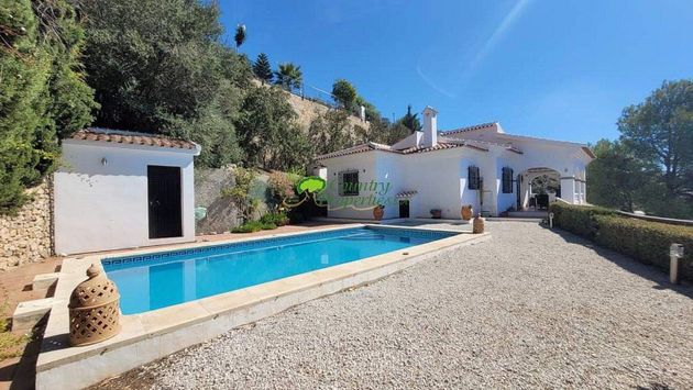 Foto 1 de Casa en venda a Cómpeta de 2 habitacions amb terrassa i piscina