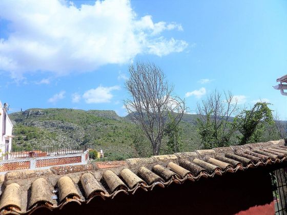 Foto 2 de Venta de casa en Vall de Gallinera de 6 habitaciones con terraza y balcón
