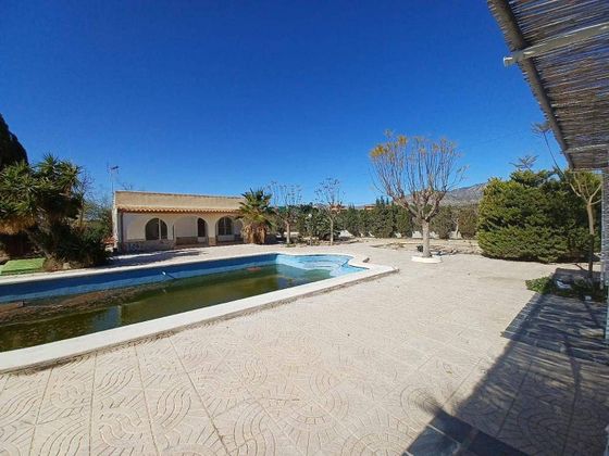 Foto 1 de Casa rural en venta en calle Partida Cachapets de 5 habitaciones con terraza y piscina