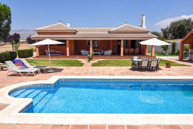 Foto 2 de Xalet en venda a Almogía de 5 habitacions amb terrassa i piscina