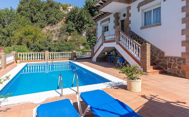 Foto 1 de Casa rural en venda a calle Paraje Almachares de 4 habitacions amb terrassa i piscina