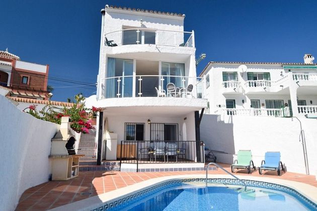 Foto 1 de Casa en venda a Nueva Nerja - Burriana de 4 habitacions amb terrassa i piscina
