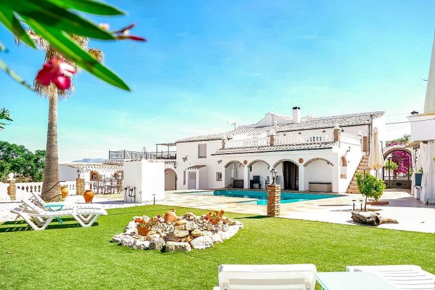 Foto 1 de Casa en venda a Iznájar de 8 habitacions amb terrassa i piscina