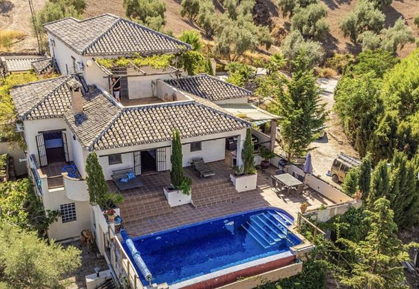 Foto 1 de Casa rural en venda a Iznájar de 5 habitacions amb terrassa i piscina