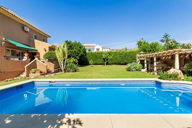 Foto 1 de Chalet en venta en calle Pincarrasco de 5 habitaciones con terraza y piscina