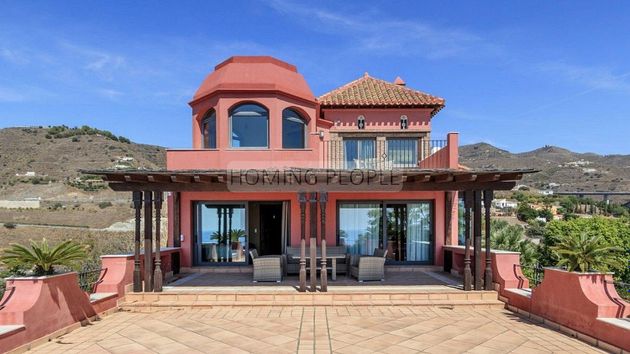 Foto 1 de Casa en venda a Velilla-Taramay de 5 habitacions amb terrassa i piscina
