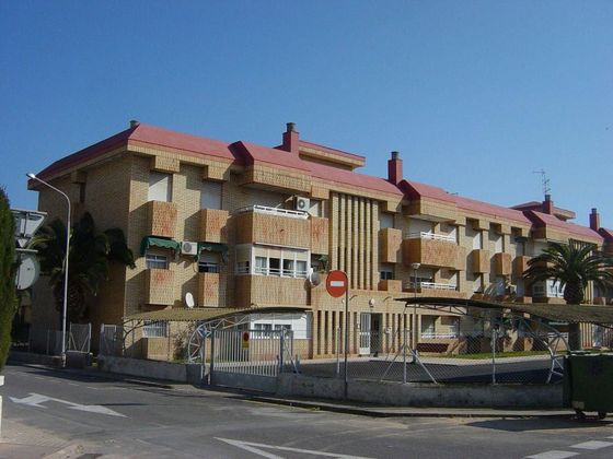 Foto 1 de Venta de piso en Santiago de la Ribera de 2 habitaciones con terraza y garaje