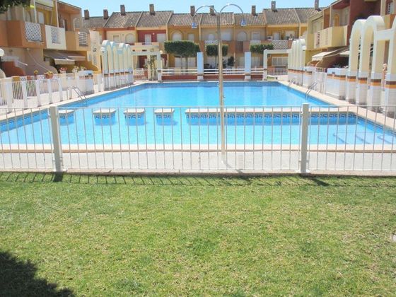 Foto 1 de Venta de dúplex en Santiago de la Ribera de 2 habitaciones con terraza y piscina