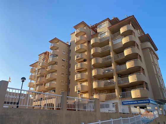 Foto 1 de Piso en venta en Playa del Esparto-Veneziola de 2 habitaciones con terraza y piscina