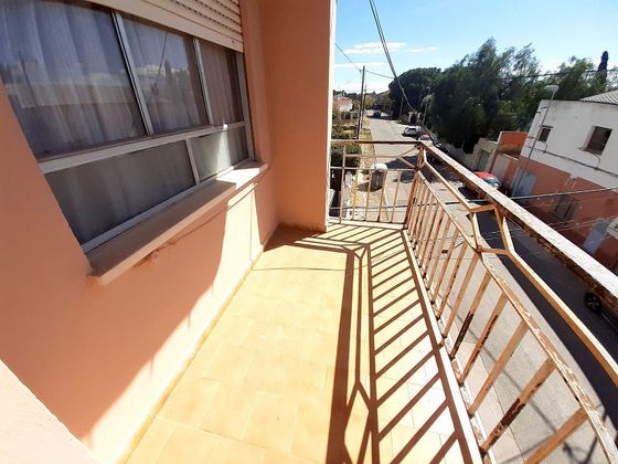 Foto 2 de Venta de piso en Moncada de 4 habitaciones con balcón