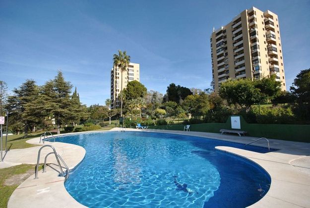 Foto 1 de Estudi en venda a Los Naranjos - Las Brisas amb terrassa i piscina