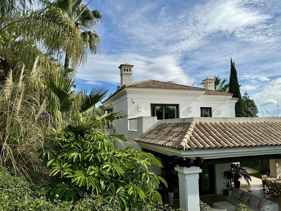Foto 1 de Casa rural en venda a Lomas de Marbella Club - Puente Romano de 4 habitacions amb terrassa i piscina