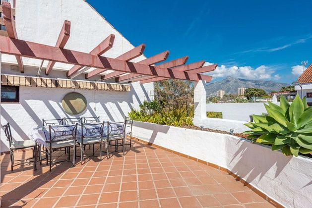 Foto 1 de Venta de ático en Los Naranjos - Las Brisas de 4 habitaciones con terraza y piscina