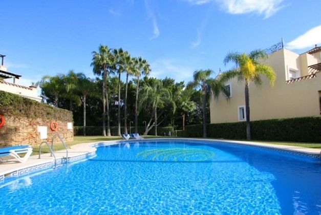 Foto 2 de Pis en venda a Nagüeles Alto de 2 habitacions amb terrassa i piscina