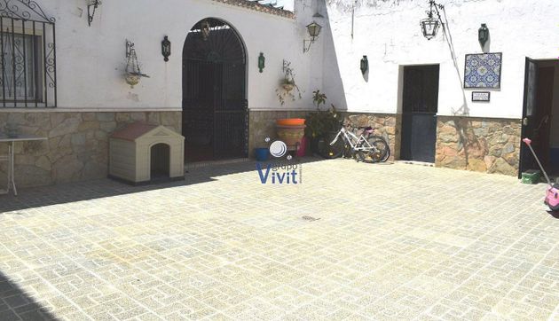 Foto 2 de Venta de casa adosada en Nueva Alcalá de 3 habitaciones con garaje y aire acondicionado