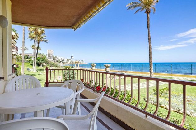 Foto 2 de Piso en venta en calle Playa de Calahonda de 2 habitaciones con terraza y piscina