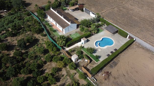 Foto 1 de Casa rural en venda a calle Rio Grande de 6 habitacions amb terrassa i piscina