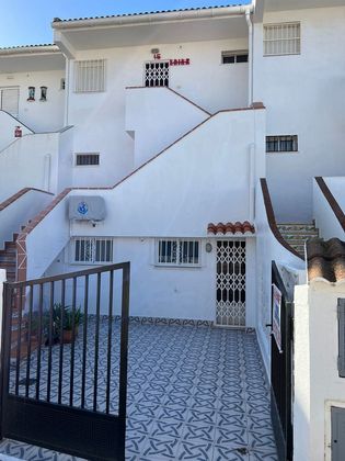 Foto 1 de Casa en venta en urbanización Peñismar II Cl de 3 habitaciones con terraza y piscina