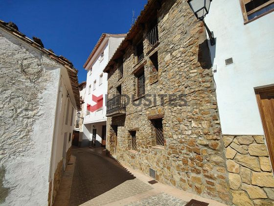 Foto 2 de Xalet en venda a Cortes de Arenoso de 4 habitacions amb garatge i balcó