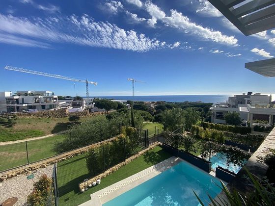 Foto 1 de Casa adossada en venda a Cabo Pino - Reserva de Marbella de 3 habitacions amb terrassa i piscina