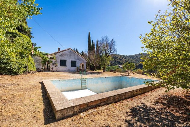 Foto 1 de Casa rural en venta en Huétor de Santillán de 5 habitaciones con piscina y calefacción