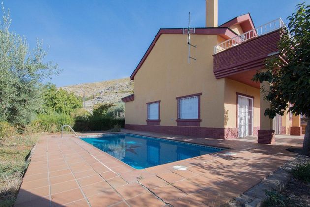 Foto 2 de Chalet en venta en Guejar Sierra de 4 habitaciones con terraza y piscina