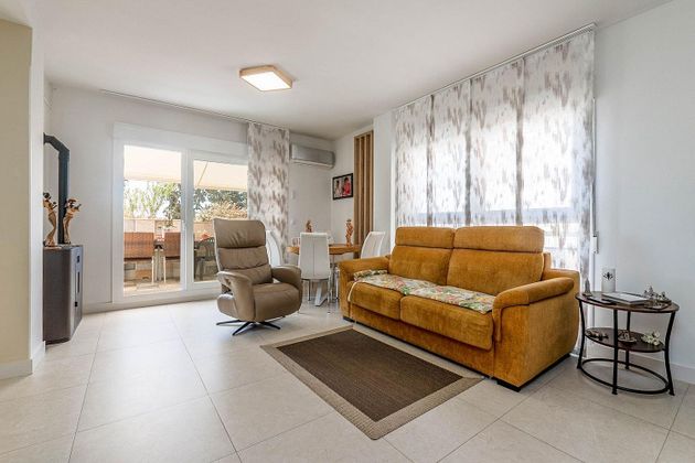 Foto 2 de Piso en venta en Albolote de 3 habitaciones con terraza y piscina