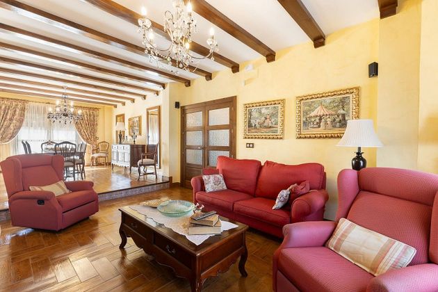 Foto 2 de Casa en venda a Fuente Vaqueros de 3 habitacions amb terrassa i garatge