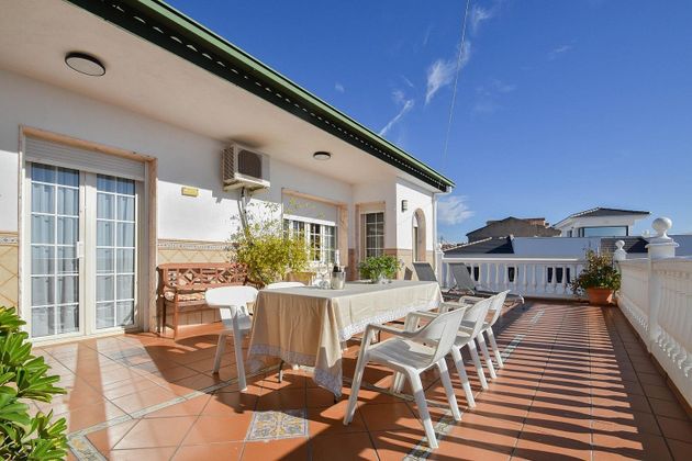 Foto 2 de Xalet en venda a Pinos Puente de 4 habitacions amb terrassa i garatge